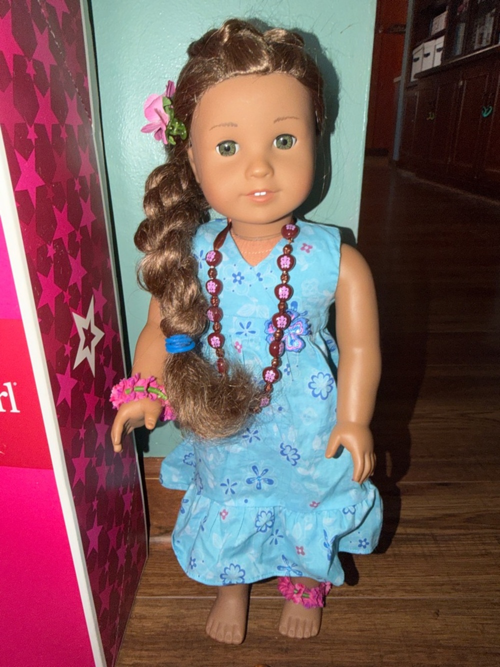 American Girl Kanani Doll in box with luau set & Accessories GOTY 2011 - Picture 8 of 11